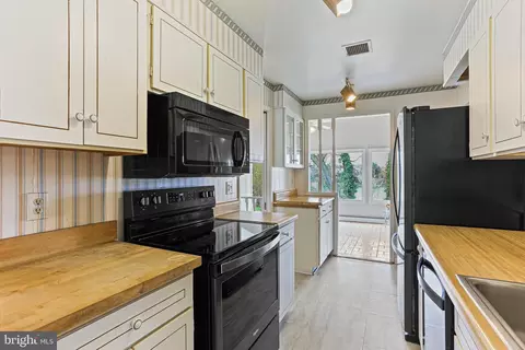 Kitchen - 212 Granada Rd, Pasadena, MD 21122 photo 1 of 3