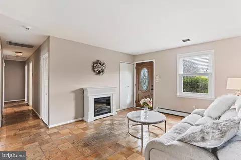 Living - 212 Granada Rd, Pasadena, MD 21122 photo 1 of 5