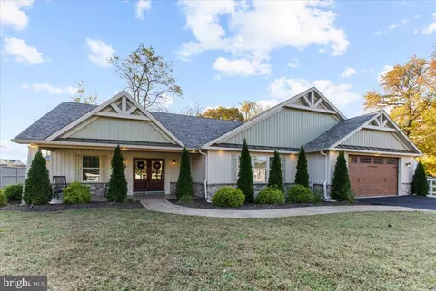7825 Appletree Rd, Pasadena, MD 21122 photo 2