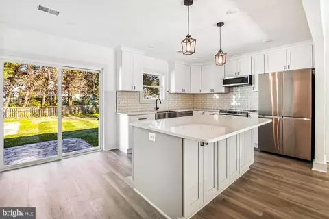 Kitchen - 1538 Warfield Rd, Edgewater, MD 21037 photo 2 of 2