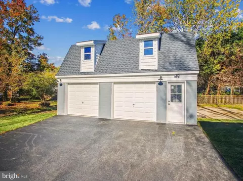 Exterior - 1538 Warfield Rd, Edgewater, MD 21037 photo 2 of 6