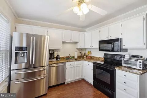 2540 Vineyard Ln, Crofton, MD 21114 photo 9