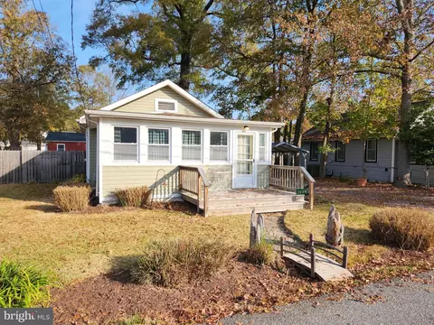 1206 Holly Ave, Shady Side, MD 20764