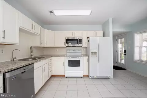 4238 Carvel Ln, Edgewater, MD 21037 photo 9