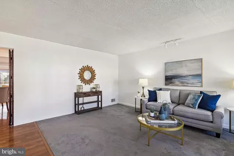1039 Christmas Ln, Gambrills, MD 21054