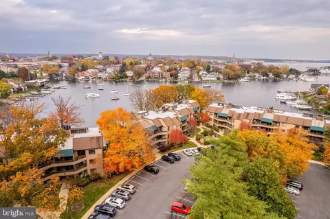 10 President Point Dr #B3, Annapolis, MD 21403