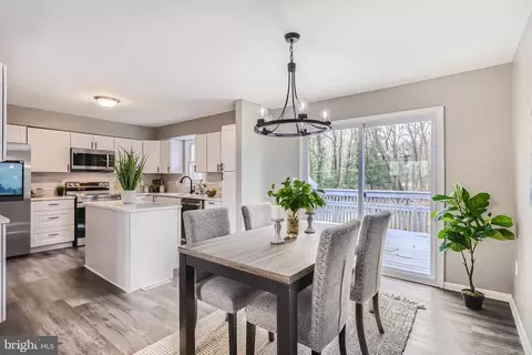Dining - 8089 Forest Glen Dr, Pasadena, MD 21122 photo 1 of 1