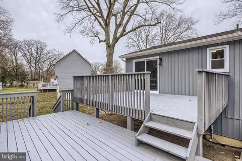 Exterior - 8089 Forest Glen Dr, Pasadena, MD 21122 photo 3 of 9