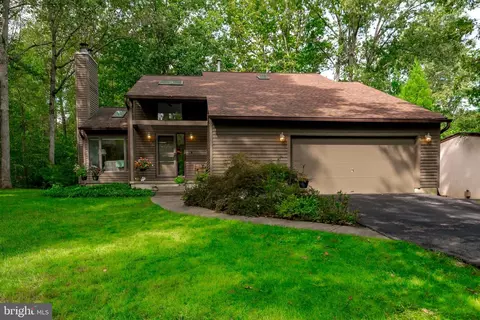 546 Pinedale Dr, Annapolis, MD 21401