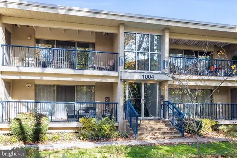 1004 Primrose Rd #302, Annapolis, MD 21403