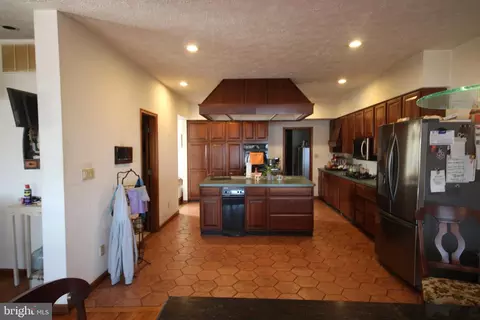 Kitchen - 4831 Idlewilde Rd, Shady Side, MD 20764 photo 1 of 1