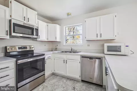 7789 W Shore Rd, Pasadena, MD 21122 photo 5