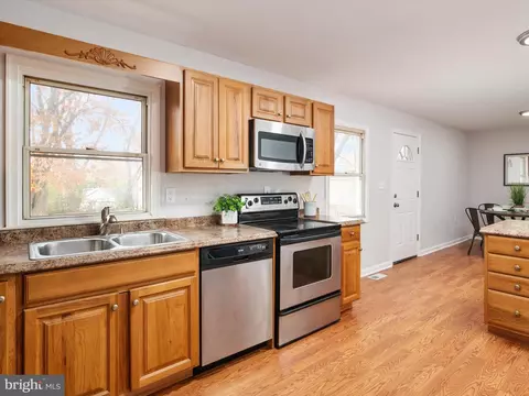8151 Elizabeth Rd, Pasadena, MD 21122 photo 9