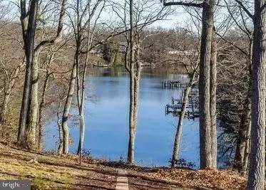 318 Halsey Rd, Annapolis, MD 21401