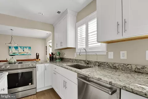 442 Magnolia Dr, Edgewater, MD 21037 photo 12
