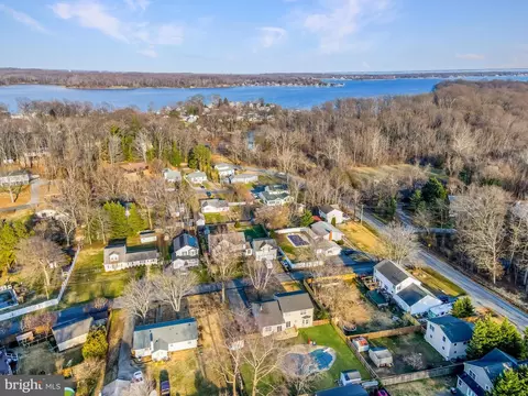 442 Magnolia Dr, Edgewater, MD 21037 photo 3