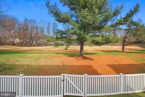 2420 Hightee Ct, Crofton, MD 21114 photo 3