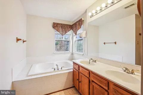 2420 Hightee Ct, Crofton, MD 21114 photo 31