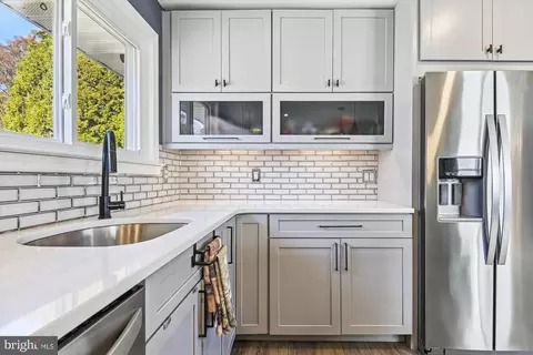 8 Brookview Ave, Pasadena, MD 21122 photo 8
