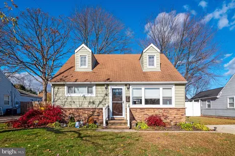 14 Stevens Rd, Glen Burnie, MD 21060