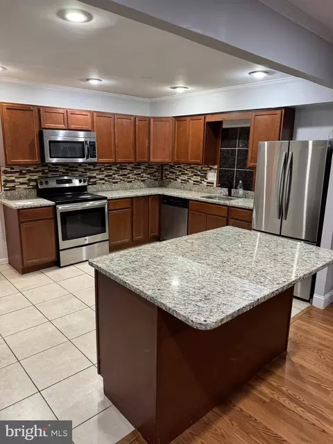 Kitchen - 1062 Vena Ln, Pasadena, MD 21122 photo 1 of 2