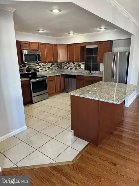Kitchen - 1062 Vena Ln, Pasadena, MD 21122 photo 2 of 2