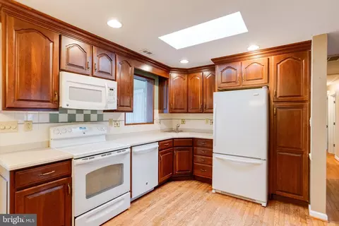 704 Birch Ave, Pasadena, MD 21122 photo 13