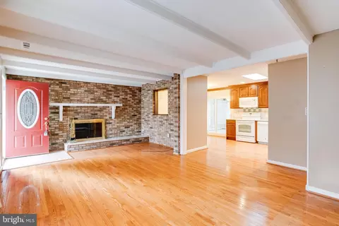 704 Birch Ave, Pasadena, MD 21122 photo 9