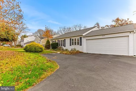 2325 Weymouth Ln, Crofton, MD 21114