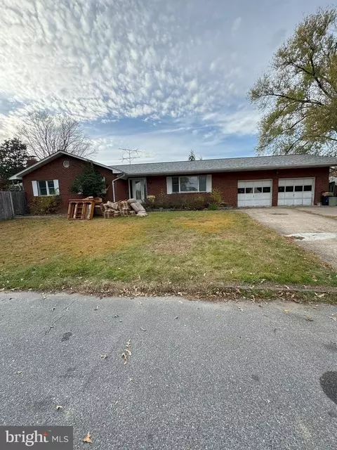 525 Kuethe Rd NE, Glen Burnie, MD 21060