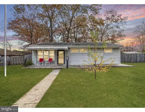 1103 Somerset Dr, Glen Burnie, MD 21061