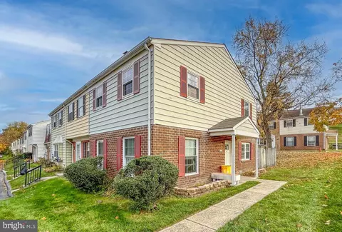 247 Candle Light Ln #247, Glen Burnie, MD 21061
