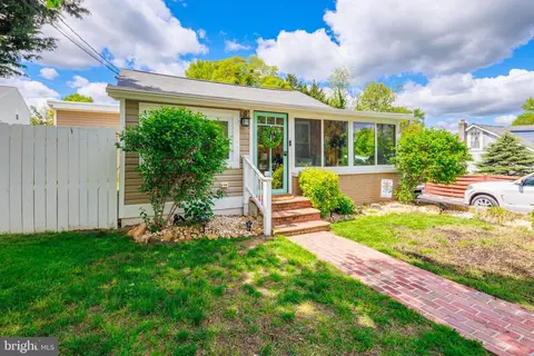 7814 Harbor Dr, Orchard Beach, MD 21226
