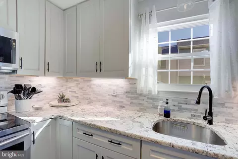 511 Realm Ct E, Odenton, MD 21113 photo 9