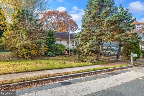 771 221st St, Pasadena, MD 21122 photo 2