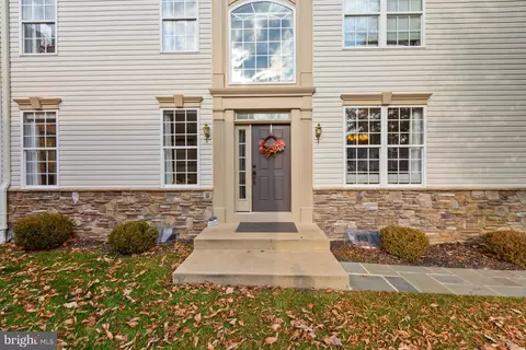 842 Thicket Ct, Odenton, MD 21113 photo 2