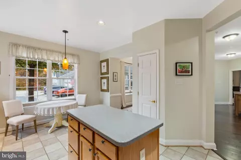 842 Thicket Ct, Odenton, MD 21113 photo 11