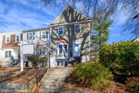 1402 Harwick Ct, Crofton, MD 21114 photo 1