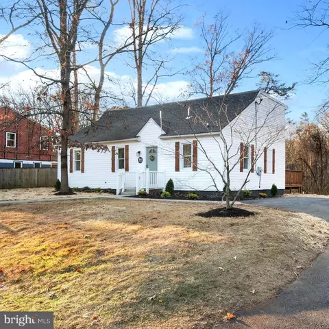 34 Luke Dr, Pasadena, MD 21122
