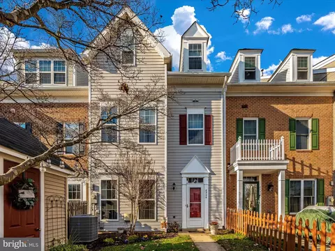 8734 Orchard Green Ct, Odenton, MD 21113