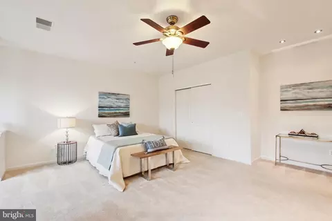 2610 Chapel Lake Dr #212, Gambrills, MD 21054