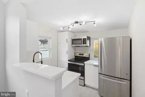 1733 Fairhill Dr, Edgewater, MD 21037 photo 2