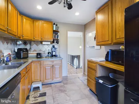986 Round Top Dr, Annapolis, MD 21409 photo 6