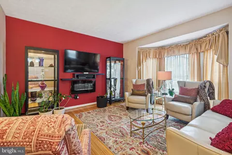 322 Regiment Ct, Odenton, MD 21113 photo 6