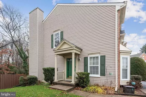 322 Regiment Ct, Odenton, MD 21113 photo 2