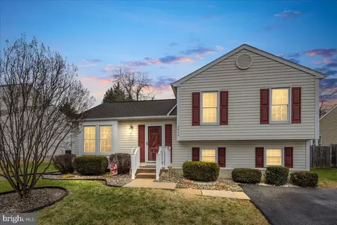 5916 Manor House Ln, Brooklyn, MD 21225