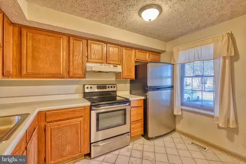 3637 Handel Ct, Pasadena, MD 21122 photo 4