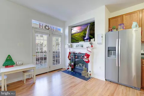 4106 Apple Leaf Ct, Pasadena, MD 21122 photo 3