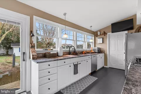 105 Oakford Ave, Edgewater, MD 21037 photo 11