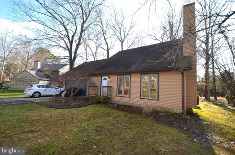 1135 Delaware Ave, Churchton, MD 20733